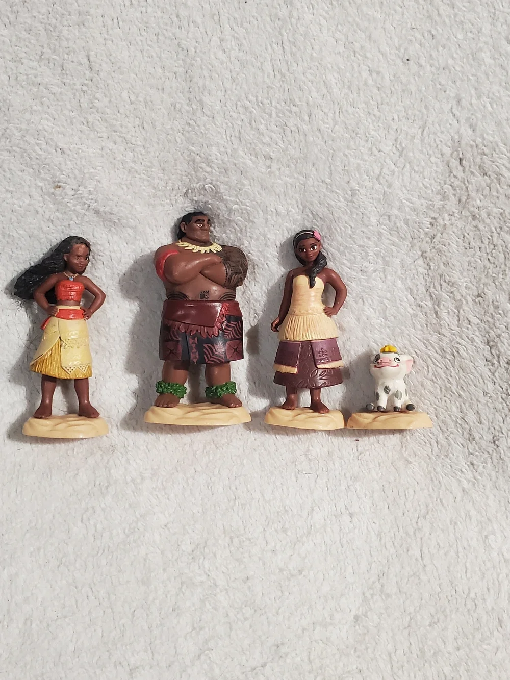 Moana Character Figurine Lot — 4 Pcs (Moana, Maui, Others)